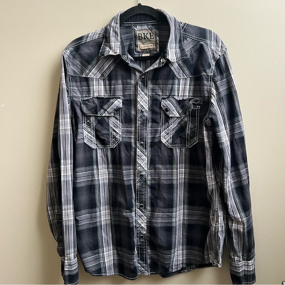 BKE Pearl-snap plaid athletic fit shirt Size M